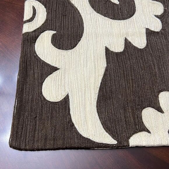 Pottery Barn Brown and Cream Pillow Cover 20 x 20 - Picture 4 of 13